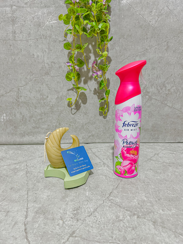 گل صدتومانی و سرو