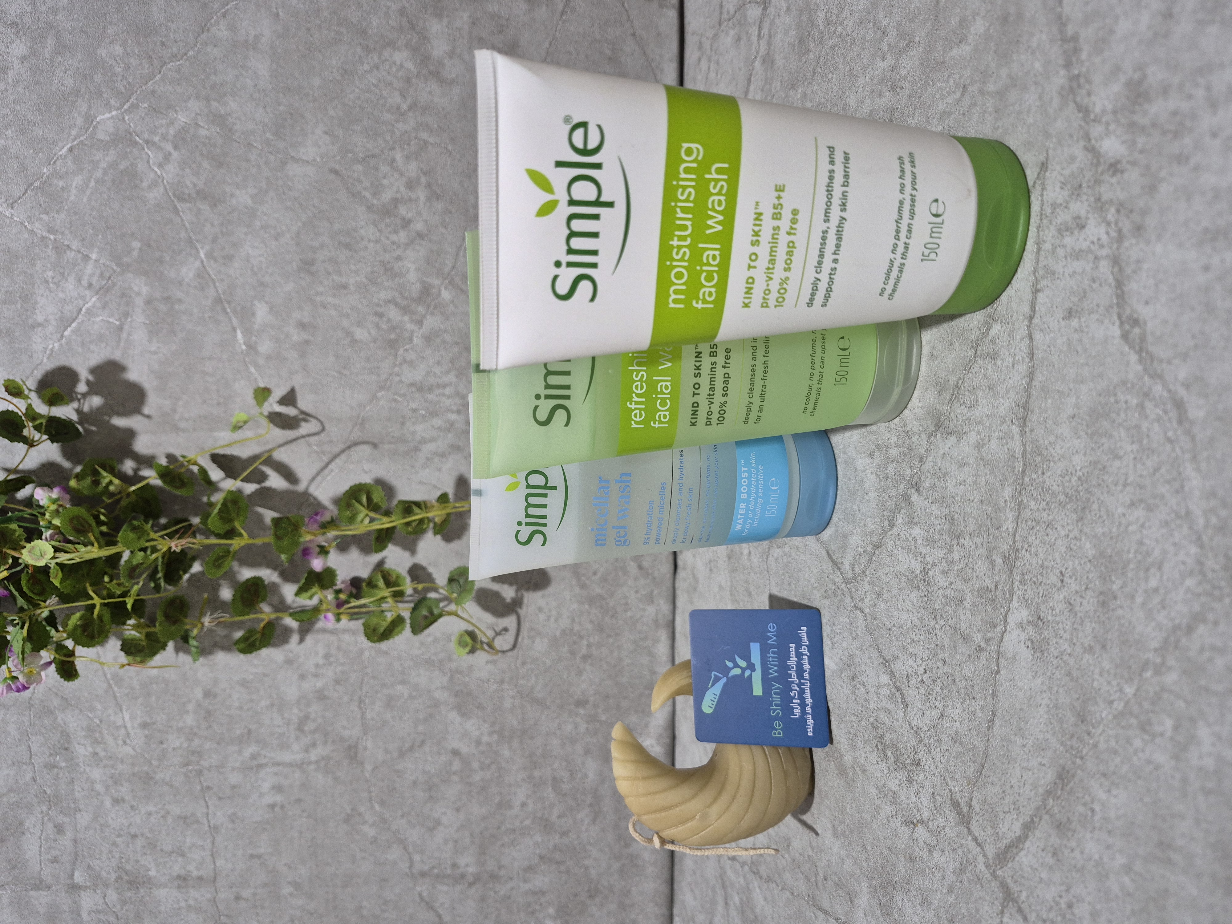 فیس واش و میسلار واتر صورت سیمپل