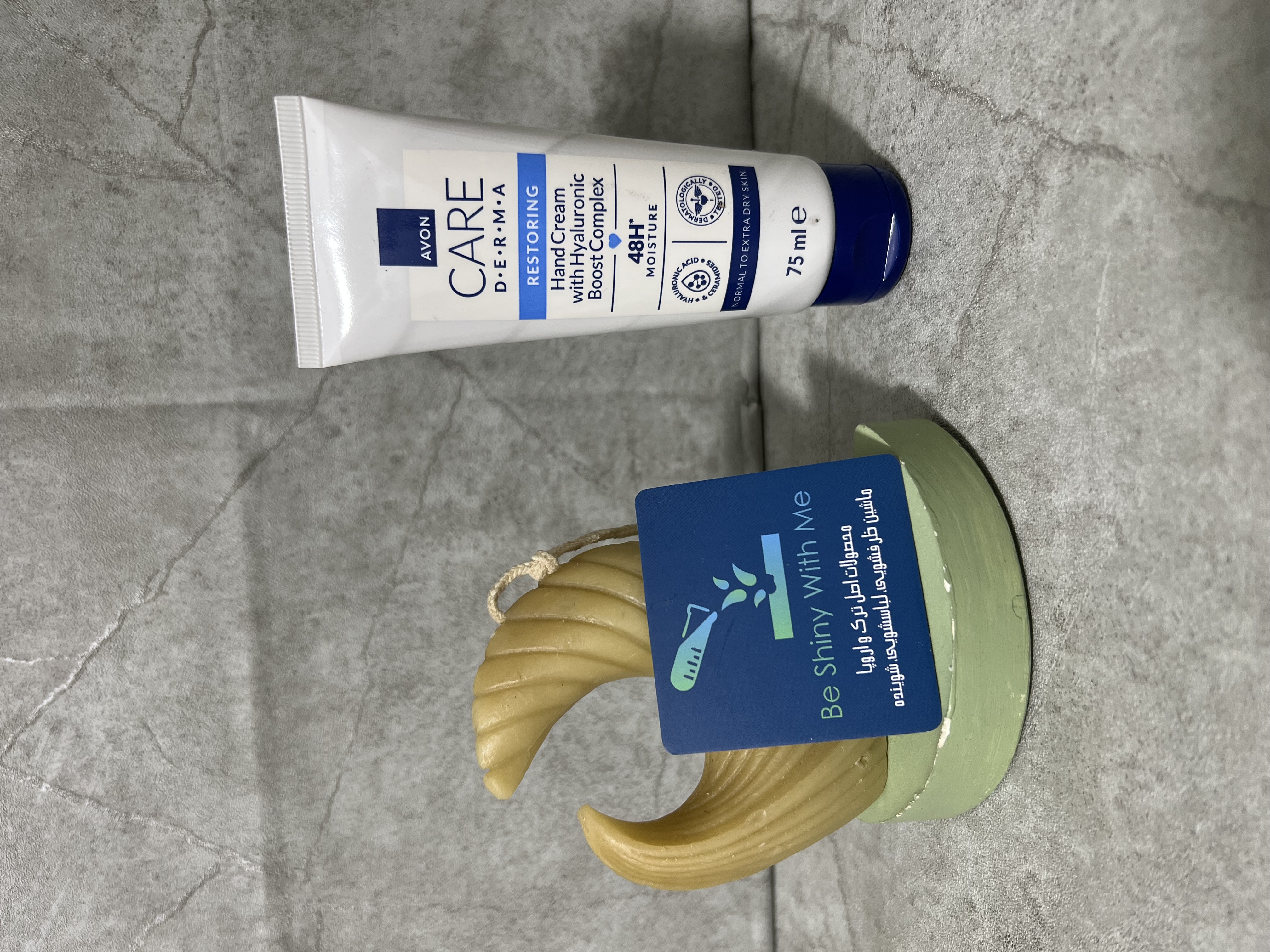 کرم دست ترمیم کننده Restoring آون Avon مدل درما Derma حاوی هیالورونیک حجم 75 میل